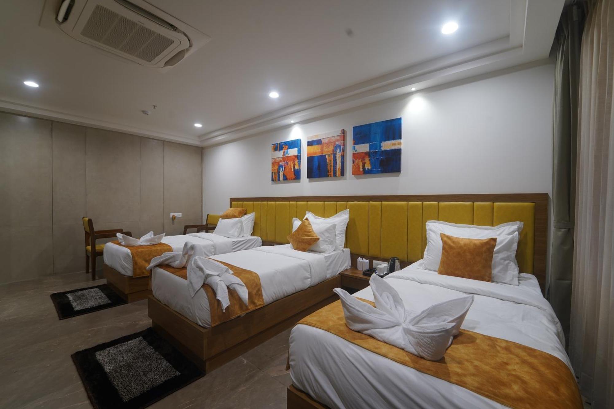 Hotel Stature Inn Kevadia Esterno foto